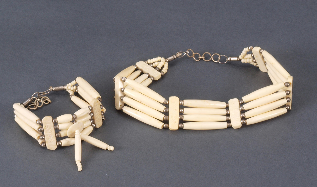 Ожерелье и браслет из кости