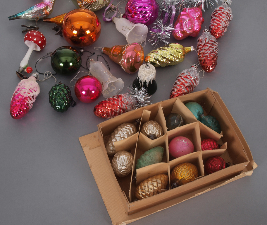 Decorations for Christmas tree (34 pcs.)