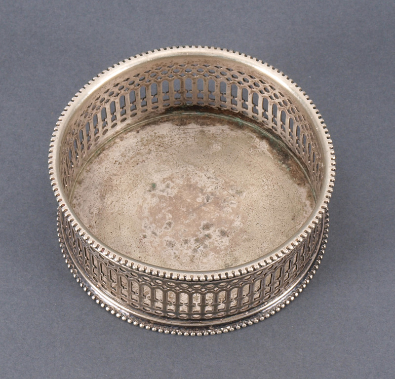 Silver-plated metal sugar-basin 