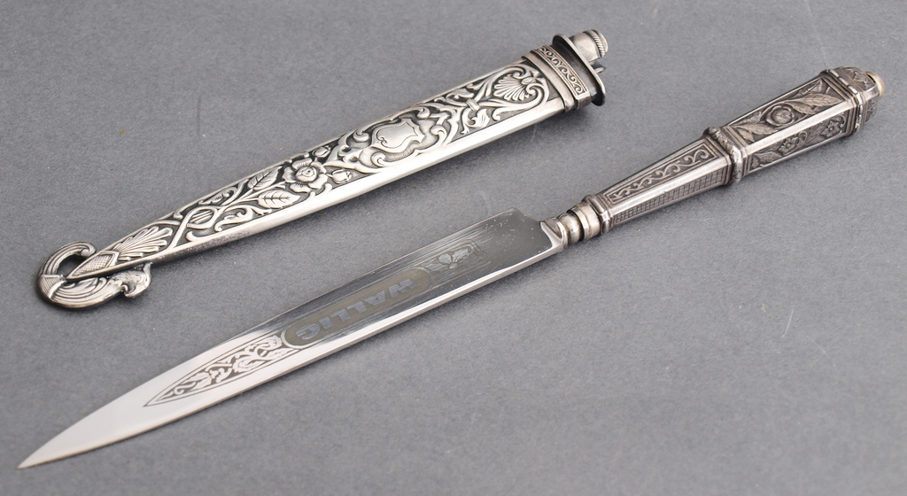 Серебряный нож для писем с стальной лезвие