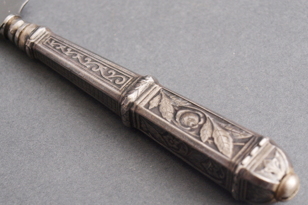 Серебряный нож для писем с стальной лезвие