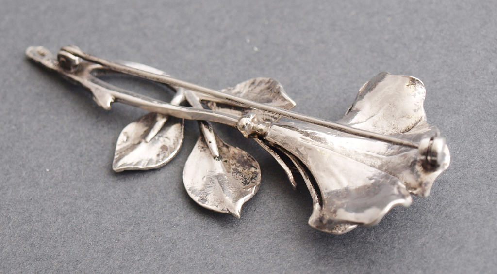 Серебряная брошь в стиле ар-нуво 