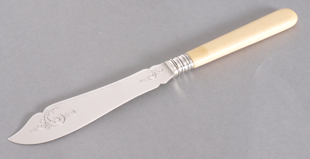Нож из серебро длй письма в стиле модерн