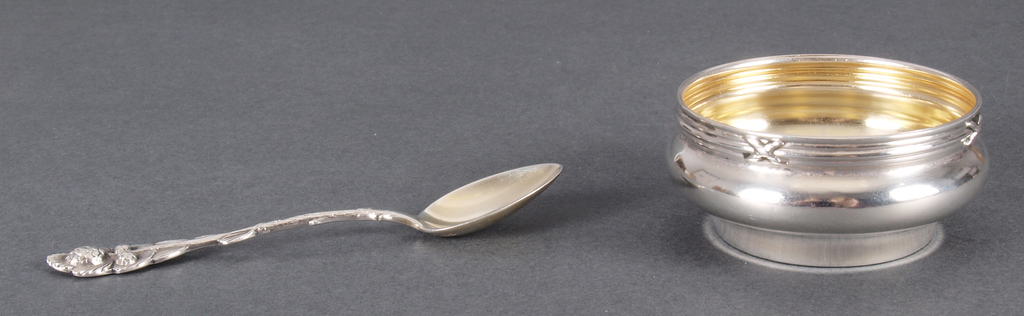 Silver Art Nouveau Spice utensil with spoon