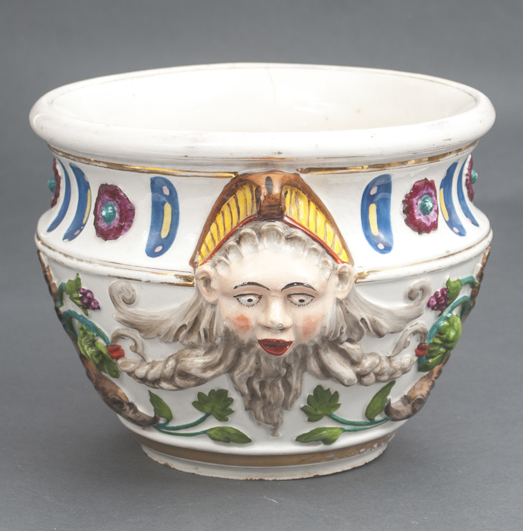 Porcelain bowl-vase