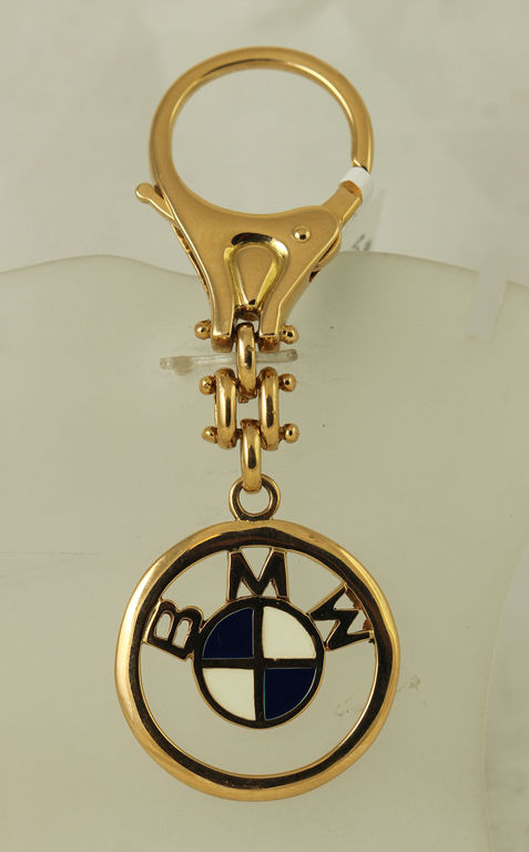 Gold pendant 