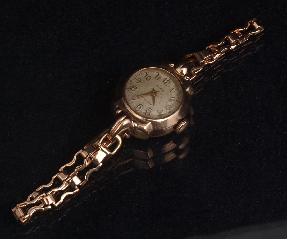 Sieviešu zelta rokas pulkstenis