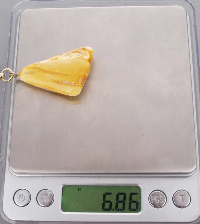Pendant/key chain from natural Baltic amber, 6.86 g