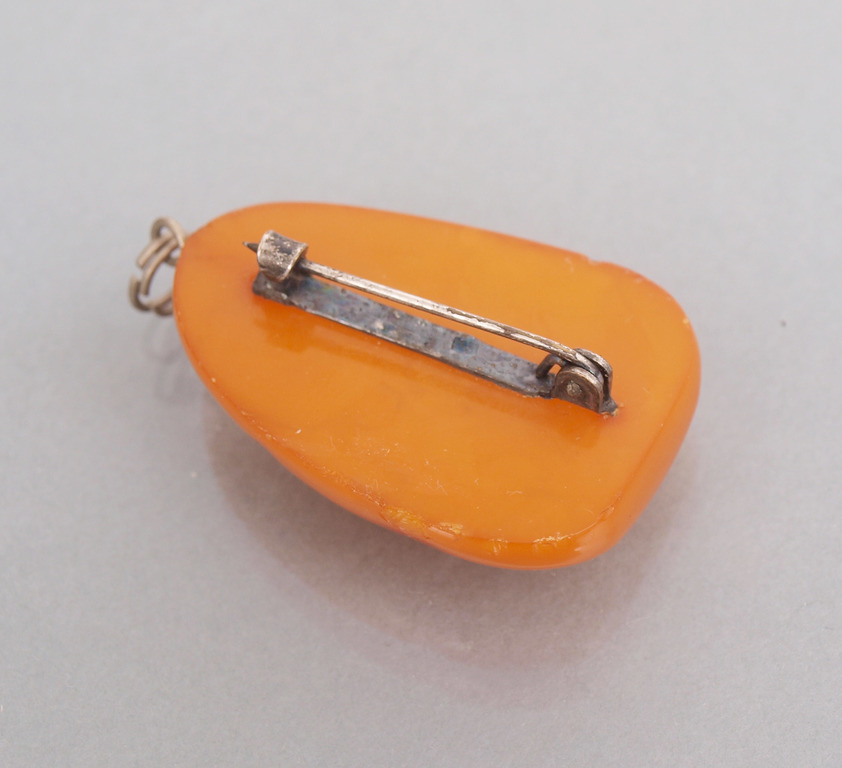 100% Natural Baltic amber brooch/pendant