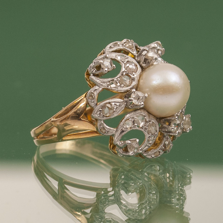 Zelta gredzens ar pērli un briljantiem