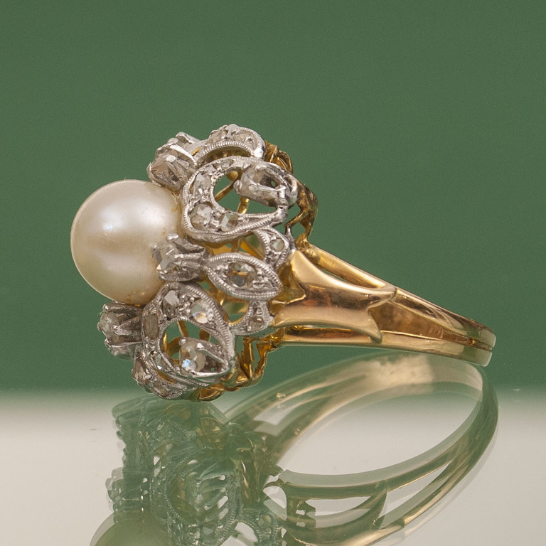 Zelta gredzens ar pērli un briljantiem