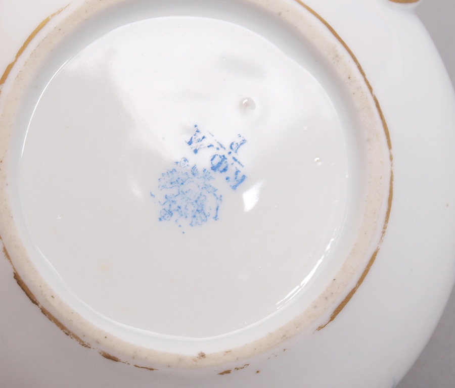 Porcelain cream pot with initials N2