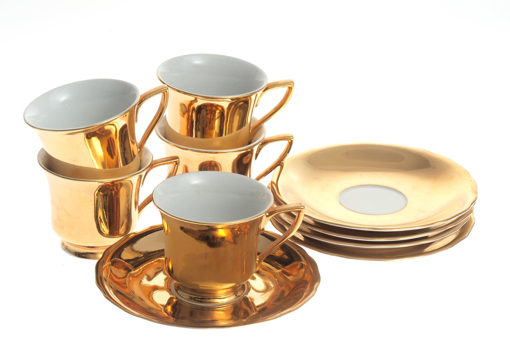 Porcelain cups and saucers (5 pcs.)