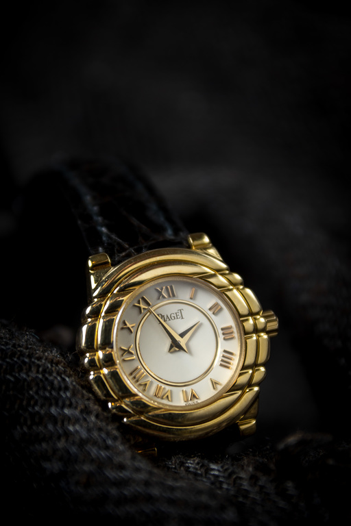 Sieviešu zelta rokaspulkstenis 