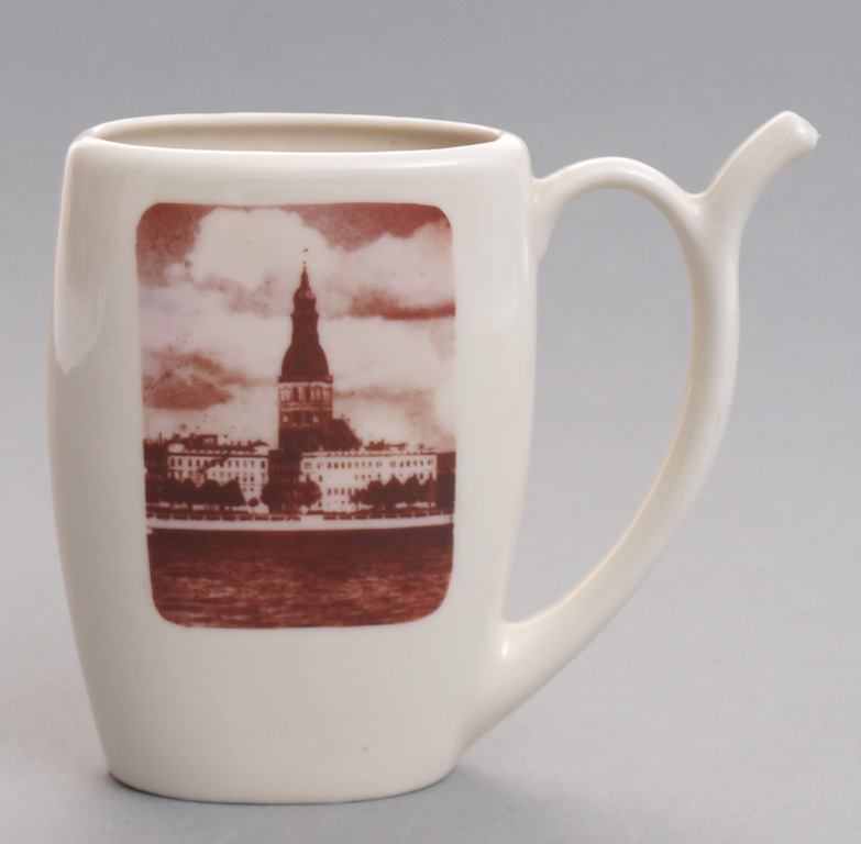 Porcelain mug 