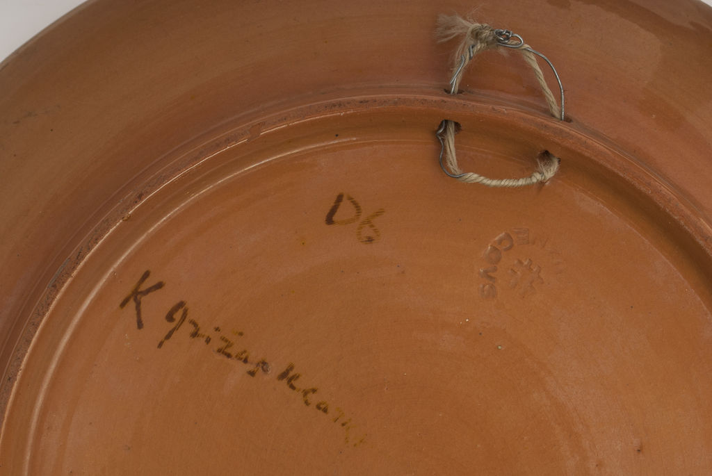 Керамическая тарелка после эскиза Pомана Сути