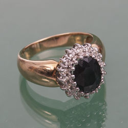 Gold ring with sapphires and diamonds 