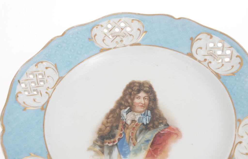 Porcelain plate's in Sevres style with aristocratic portraits (3 pcs.)