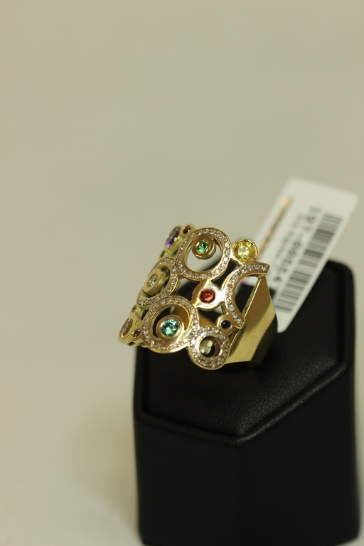 Золотое кольцо с бриллиантами (белые камни)
