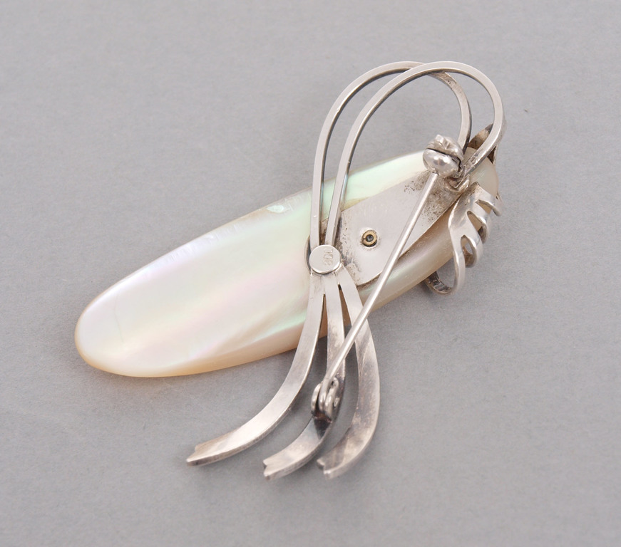 Art Nouveau silver brooch with pearl