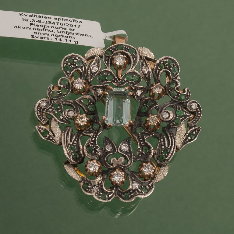 Pendant/brooch with aquamarine, diamonds and emeralds