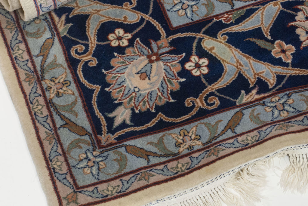 Liels persiešu paklājs