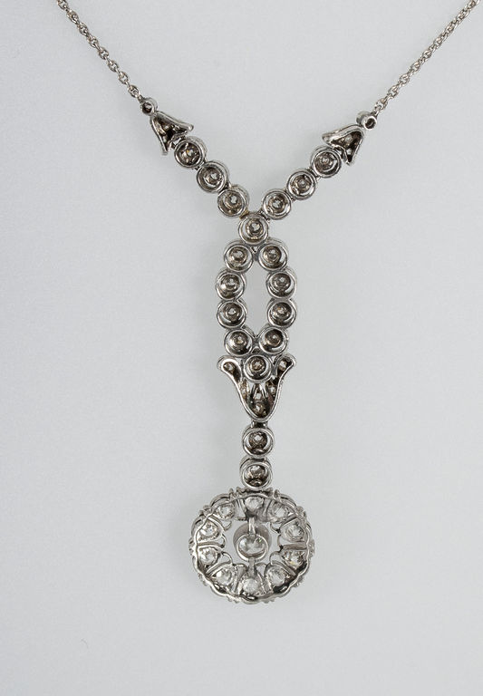 Platinum necklace with diamonds