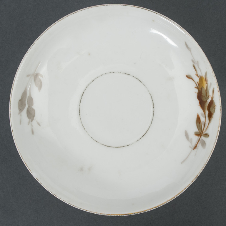 Porcelain cup with saucer 