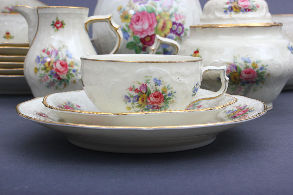 Porcelain tea / coffee set for 6 persons