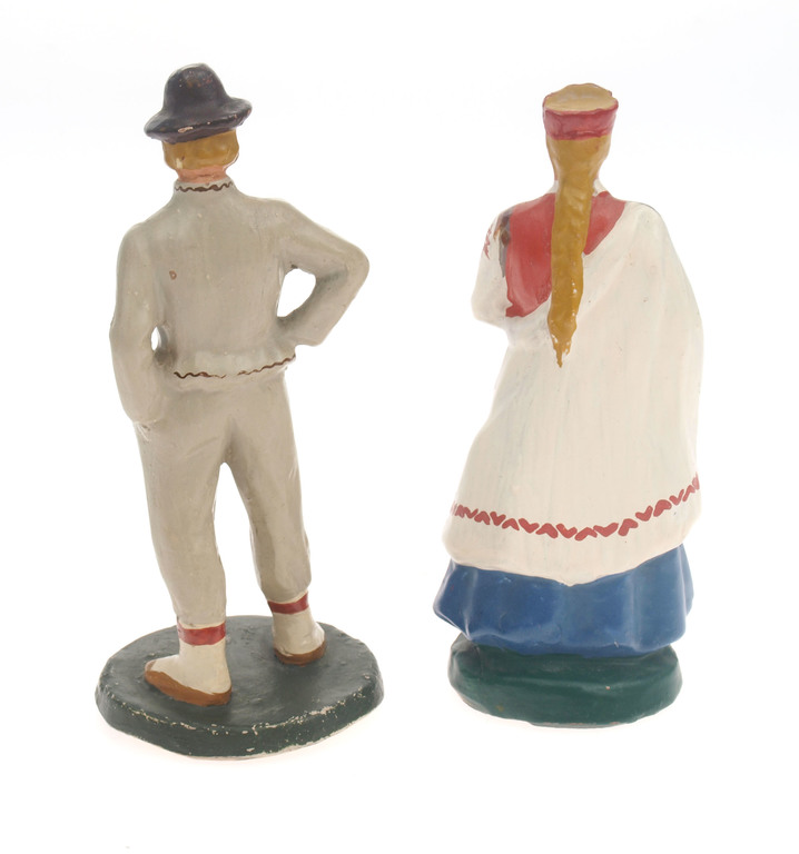 Couple of biscuite figurines 