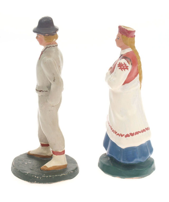 Couple of biscuite figurines 