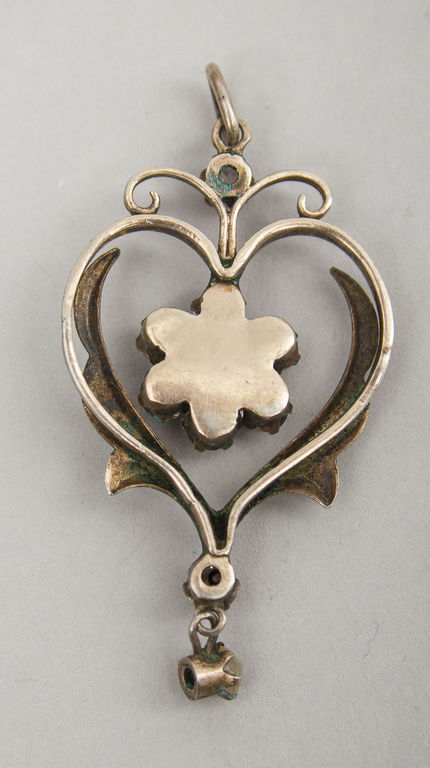Silver heart shape pendant