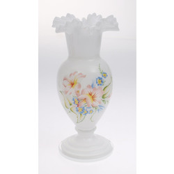 Milk glass vase 