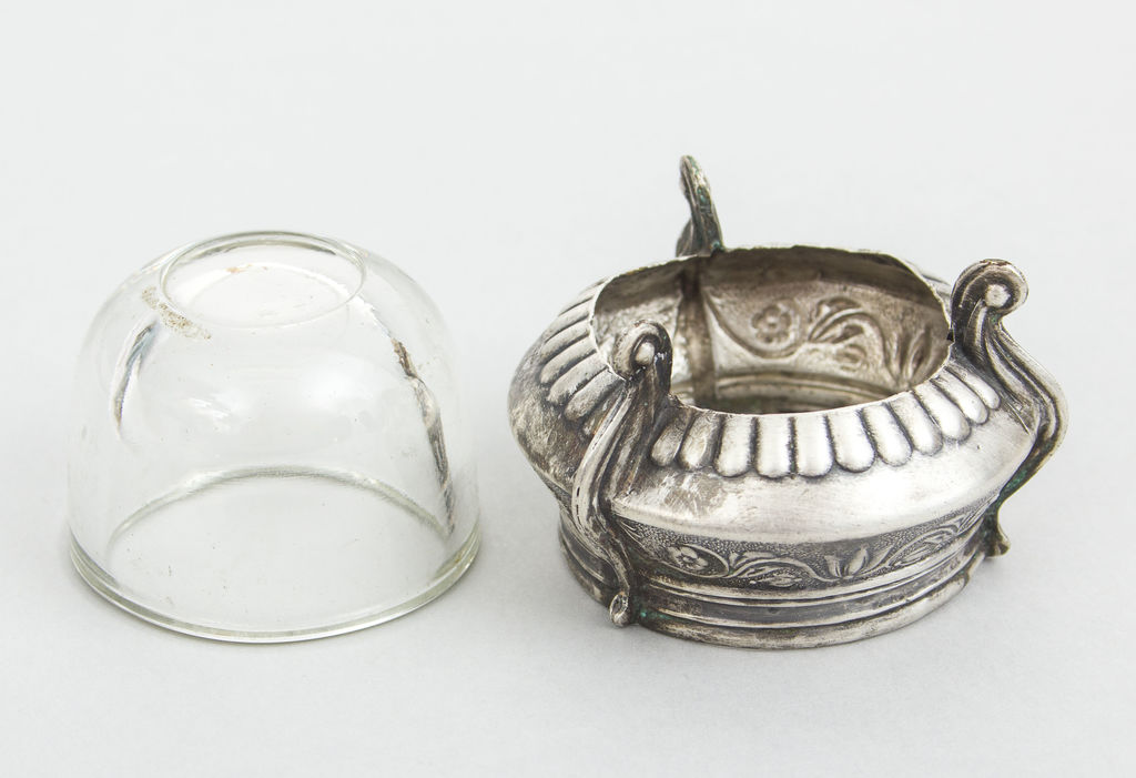 Стеклянная миска для приправа с серебряной отделкой