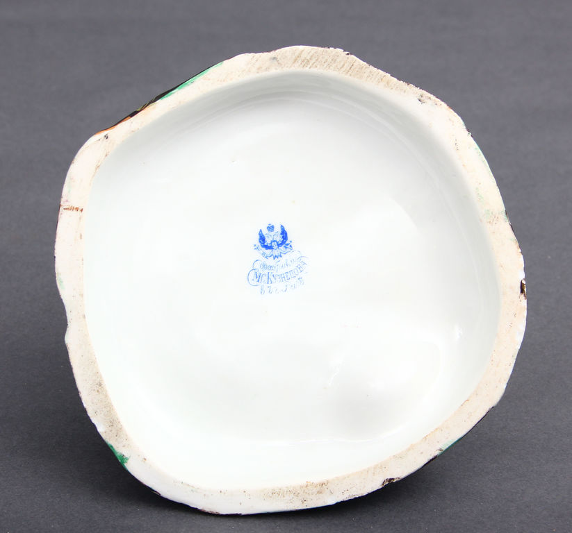 Porcelain utensil/vase 