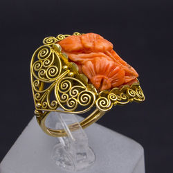 Золотое кольцо с кораллом