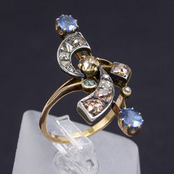 Золотое кольцо с розовыми бриллиантами, александритом и сапфирами