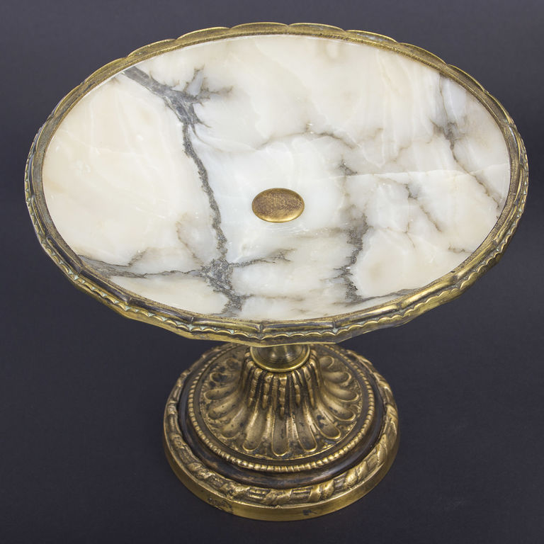 Marble sweet utensill with bronze finish