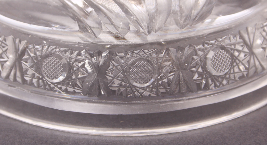 Crystal utensil with lid and silver finish 