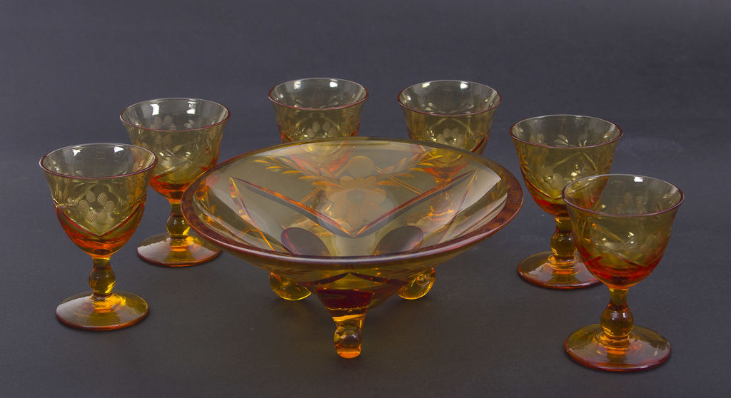 Glass set - 6 cups, a sweet bowl