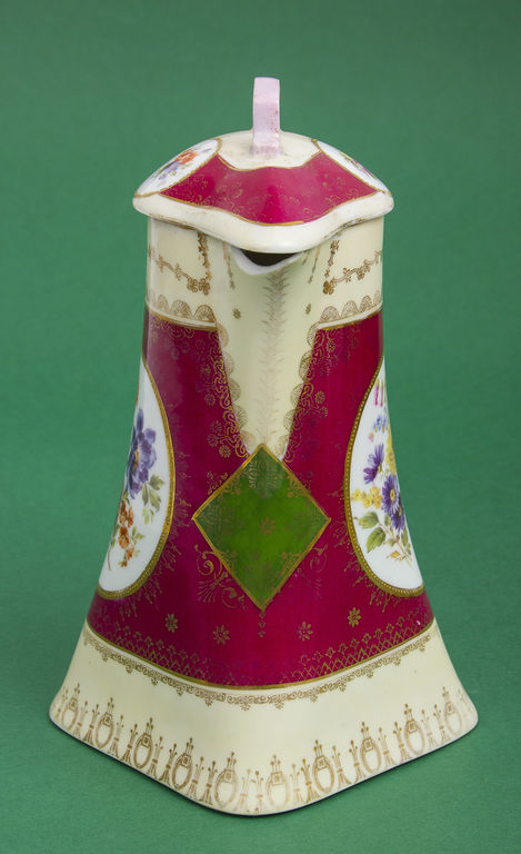 Art Nouveau porcelain pot