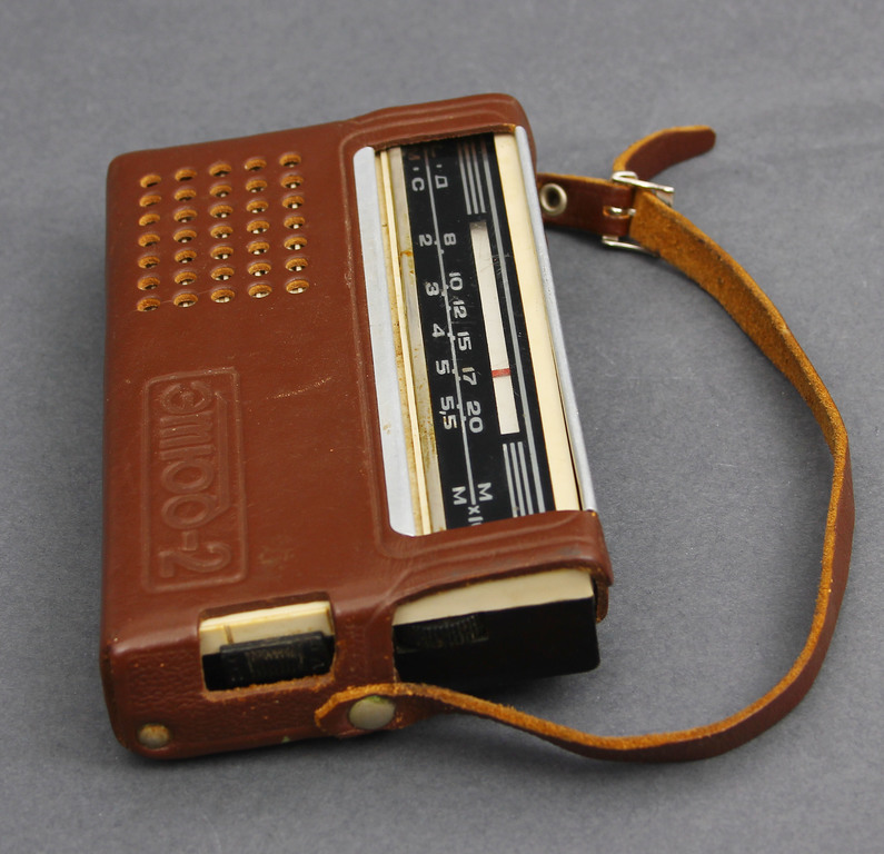 Kabatas radio ar ādas somiņu Etiud-2(этюд-2)