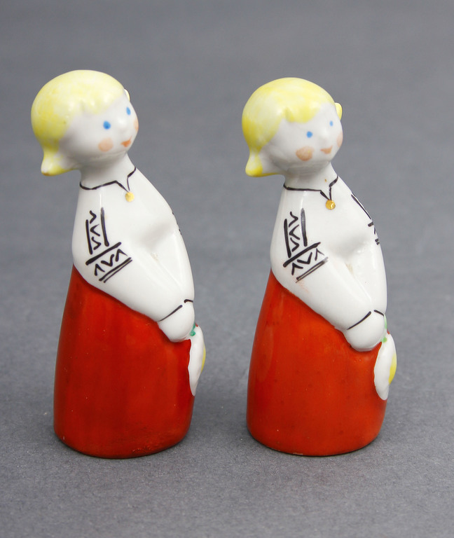 Porcelain figurine's 