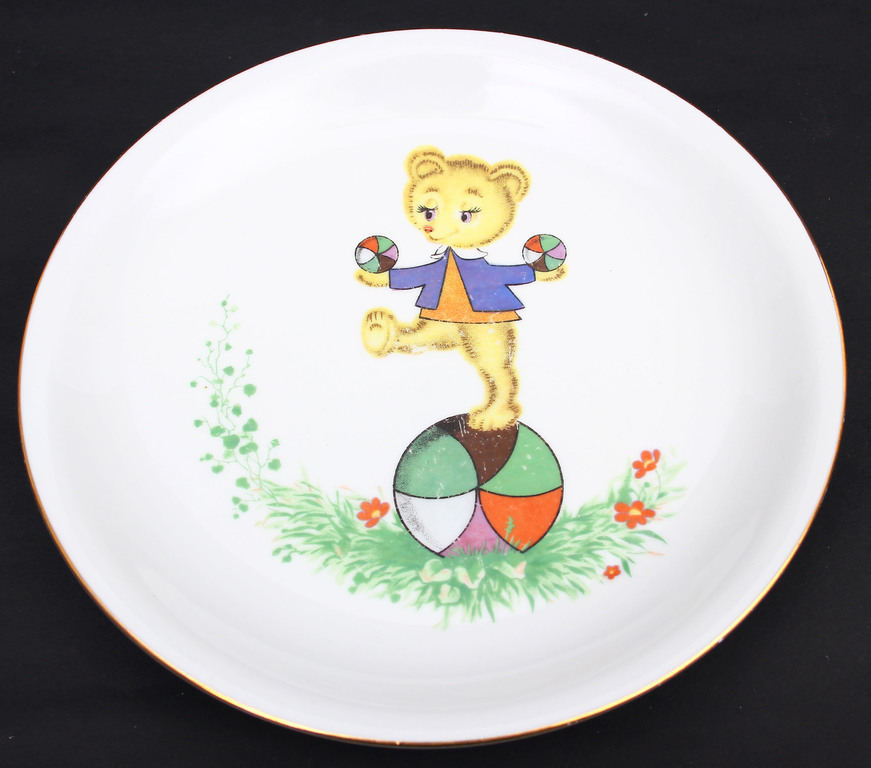 Фарфоровая тарелка для детей 