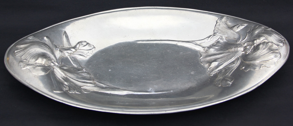 Серебряная оловянная миска в стиле модерн