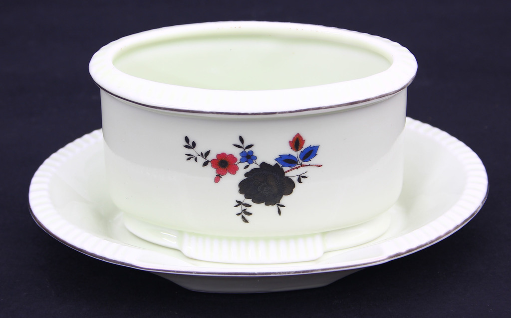 Art deco style porcelain utensil set (2 pcs.)