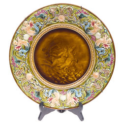Декоративная фаянсовая тарелка “Девушка с лошадью”