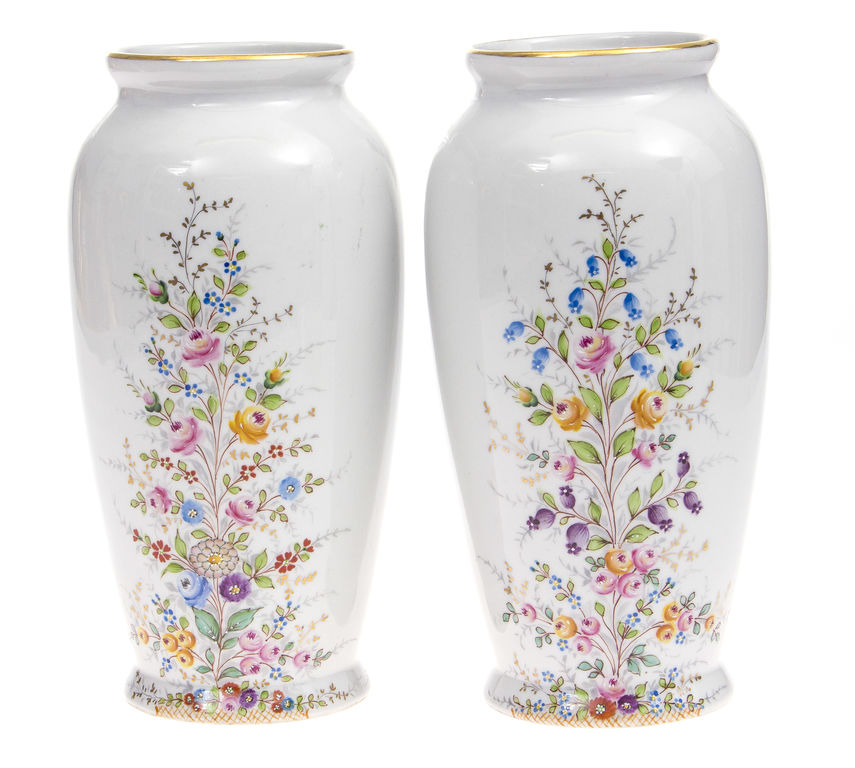 Porcelain vases (pair) 