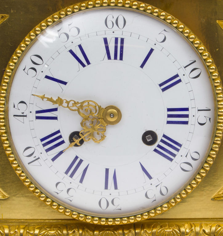 Позолоченные бронзовые каминные часы