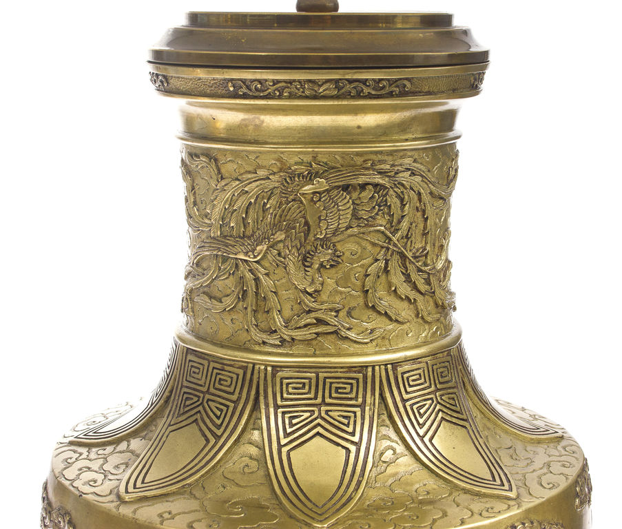 Bronze lamp with dragons